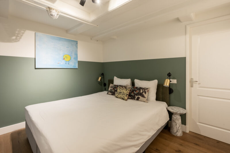 AMS-Dockside-Flats-1b2-bedroom2