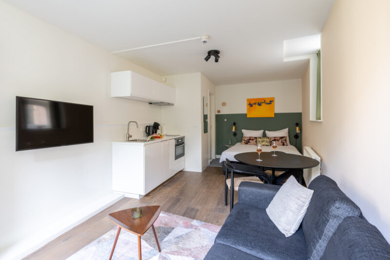 AMS-Dockside-flats-studio-living