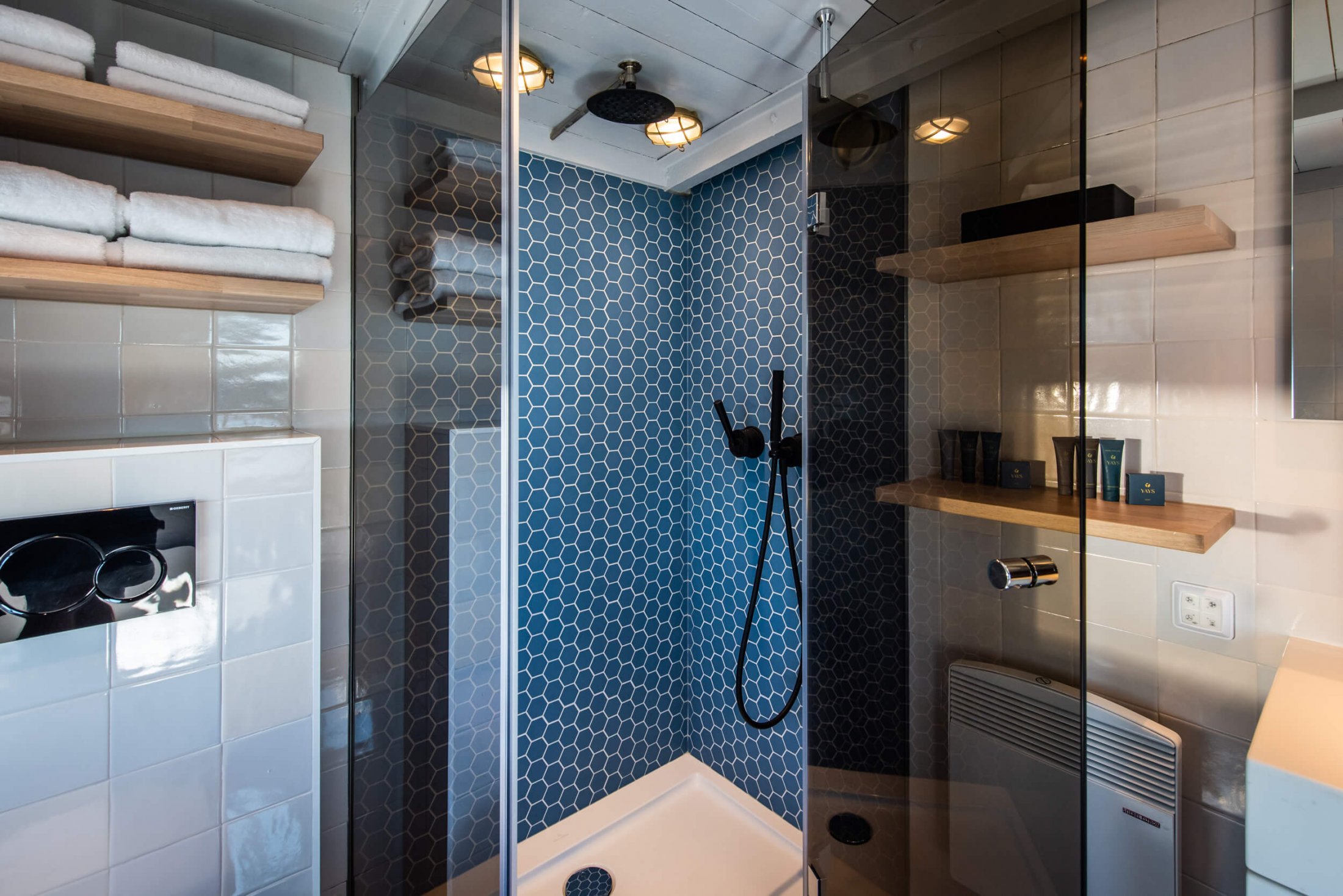 The Yays - Crane Apartment - bathroom - shower