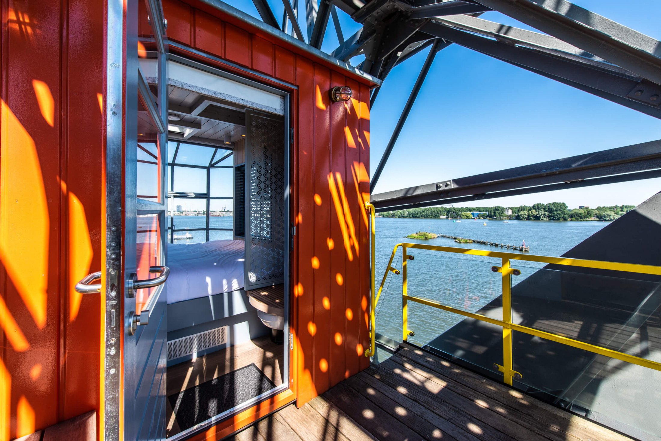 The Yays - Crane Apartment - bedroom