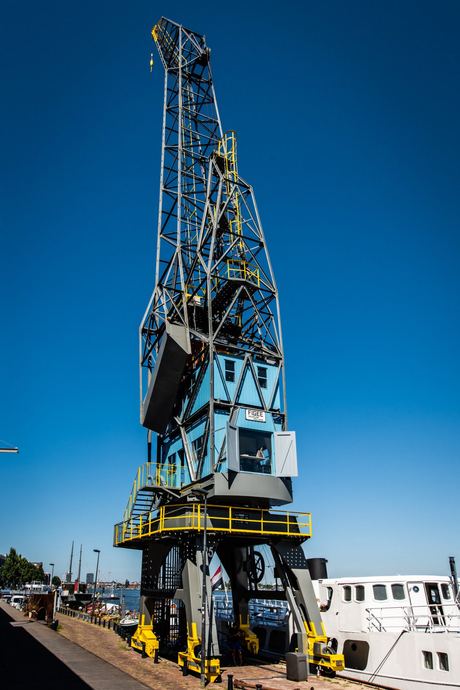 The Yays - Crane Apartment - exterior 