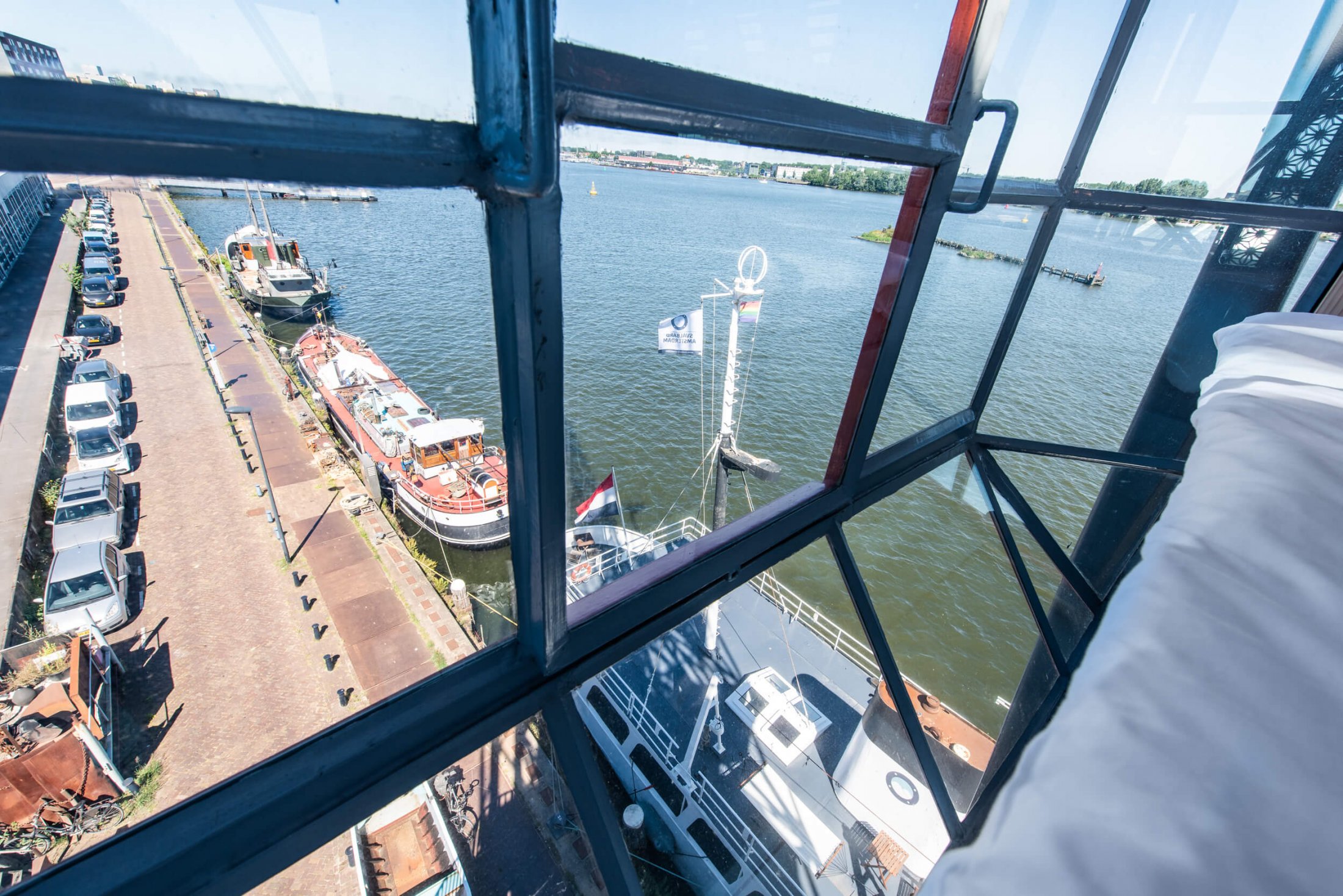 The Yays - Crane Apartment - view 