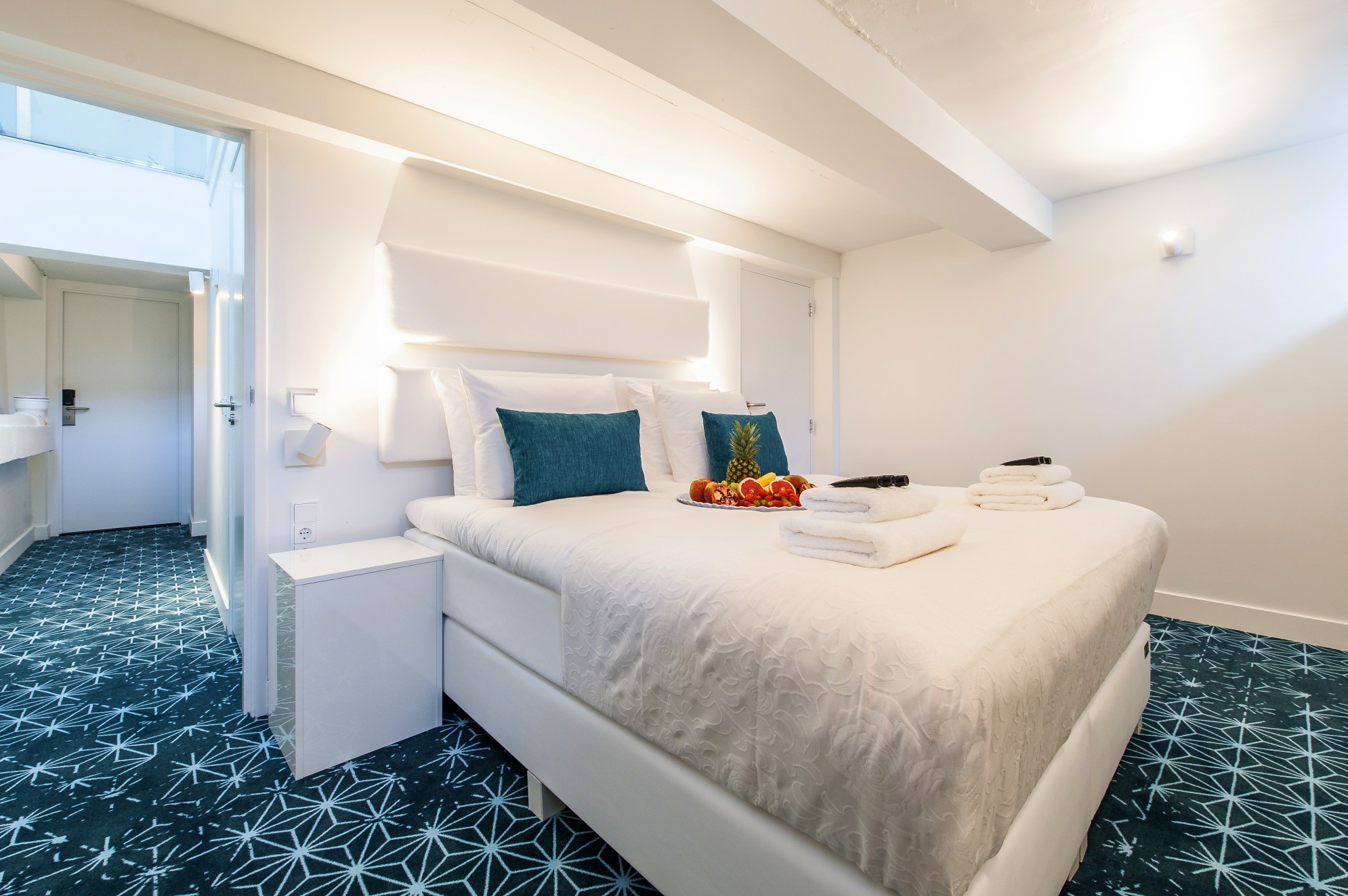 Yays Zoutkeetsgracht Concierged Boutique Apartment Amsterdam Two-Bedroom Family Canal Side Bedroom