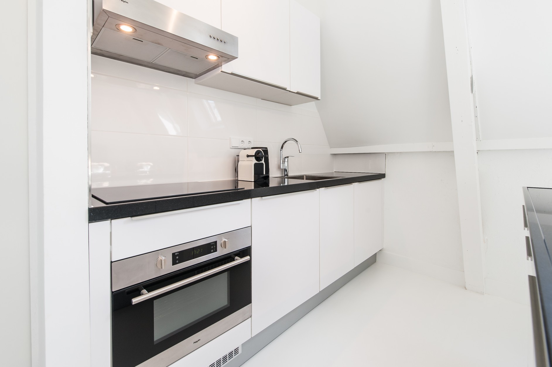 Yays Zoutkeetsgracht Serviced Apartment Amsterdam One-Bedroom Kitchen