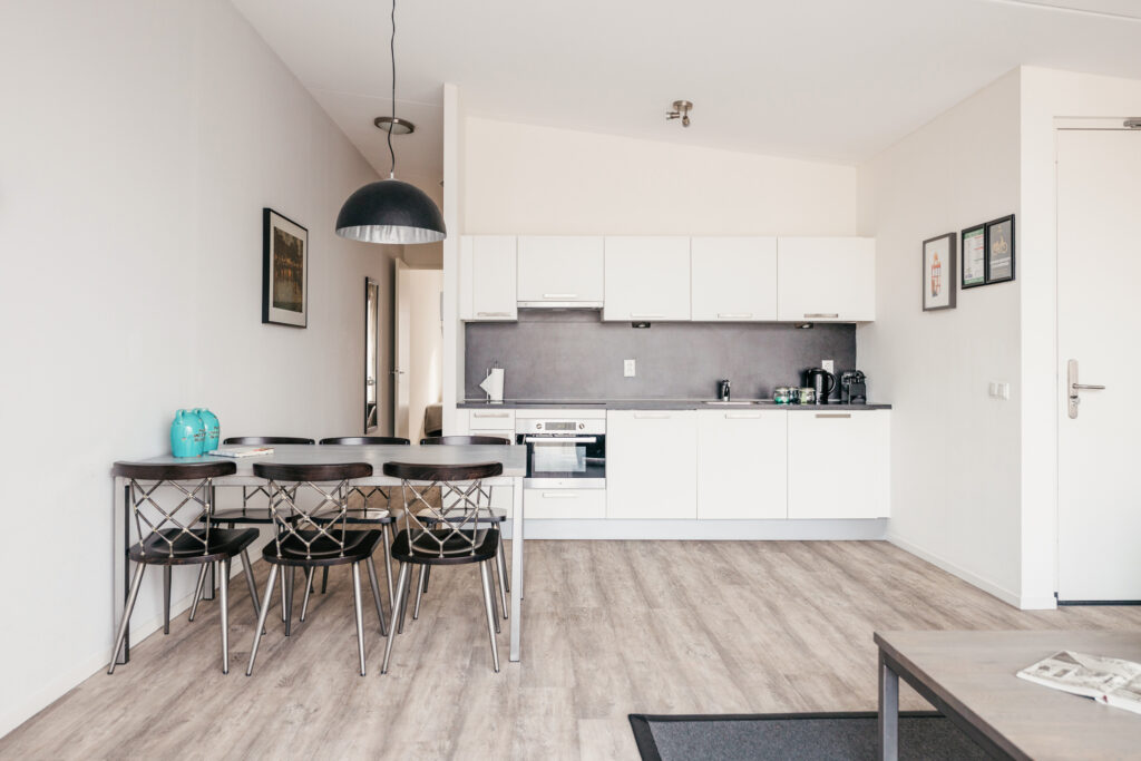 yays-amsterdam-prince-island-comfort-dining-table