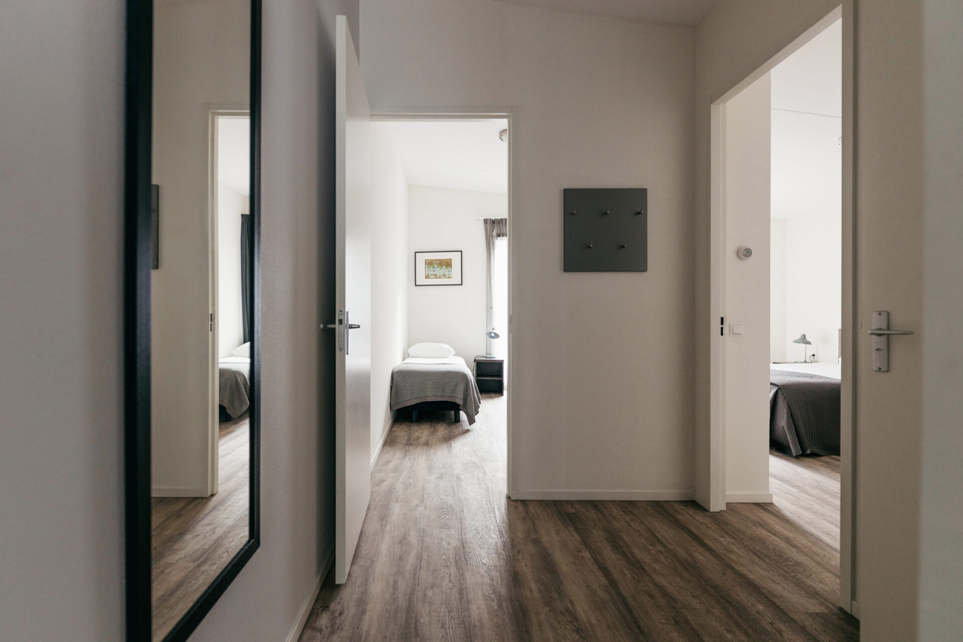 yays-amsterdam-prince-island-comfort-hallway-1