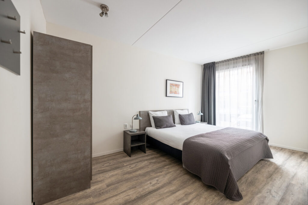 yays-amsterdam-prince-island-two-bedroom-master-bed
