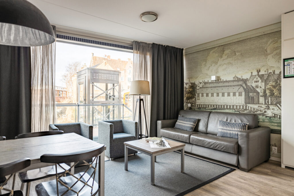 yays-bickersgracht-two-bedroom-living-room-lift