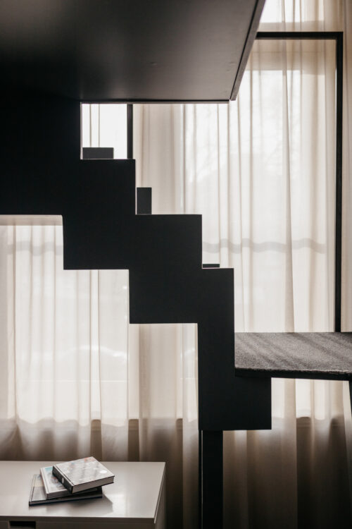 yays-maritime-duplex-family-stairs