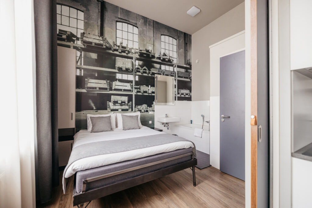 Yays Oostenburgergracht, Amsterdam, Duplex One-Bedroom apartment type, Master Bedroom