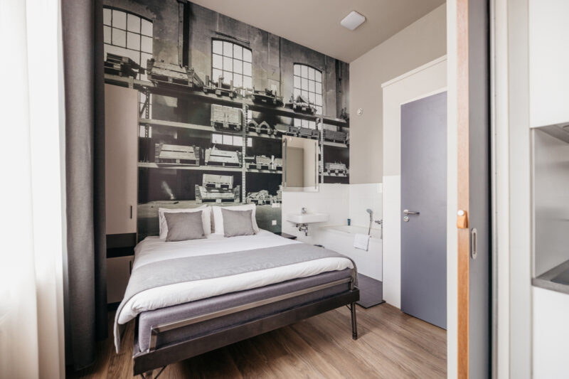 Yays Oostenburgergracht, Amsterdam, Duplex One-Bedroom apartment type, Master Bedroom