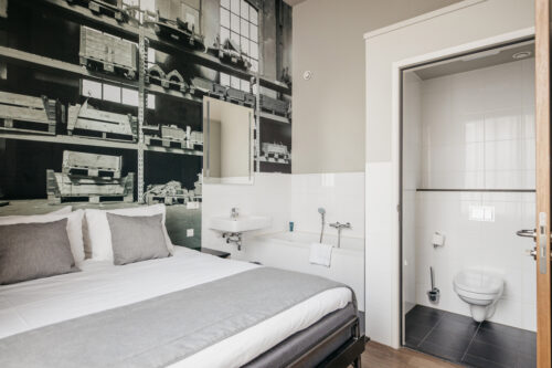 Yays Oostenburgergracht, Amsterdam, Duplex One-Bedroom apartment type, Master Bedroom