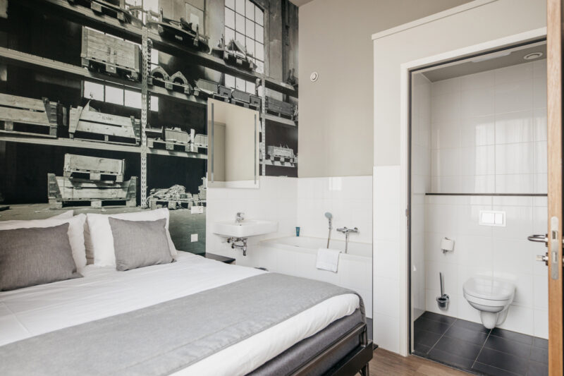 Yays Oostenburgergracht, Amsterdam, Duplex One-Bedroom apartment type, Master Bedroom