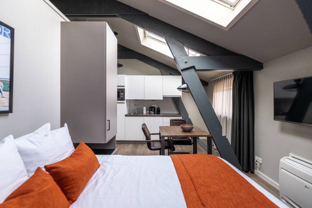 Yays Oostenburgergracht, Amsterdam, Studio apartment type, Bed