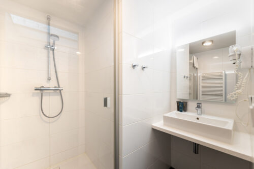 Yays Zoutkeetsgracht, Amsterdam, Two-Bedroom Family Canal Apartment Type, Bathroom