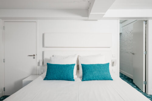 Yays Zoutkeetsgracht, Amsterdam, Two-Bedroom Family Canal Apartment Type, Armchairs