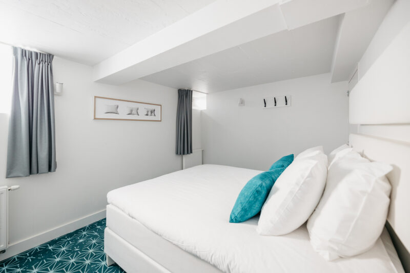 Yays Zoutkeetsgracht, Amsterdam, Two-Bedroom Family Canal Apartment Type, Master Bed