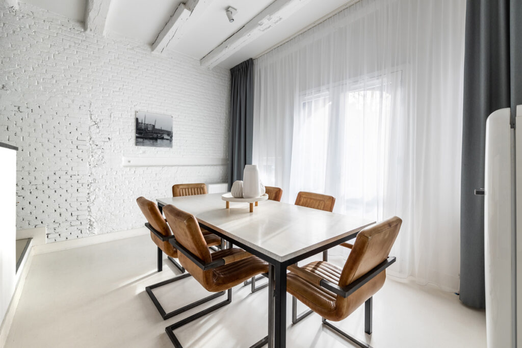 Yays Zoutkeetsgracht, Amsterdam, Two-Bedroom Family Canal Apartment Type, Dining table