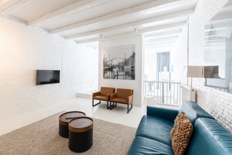 Yays Zoutkeetsgracht, Amsterdam, Two-Bedroom Family Canal Apartment Type, Living Room