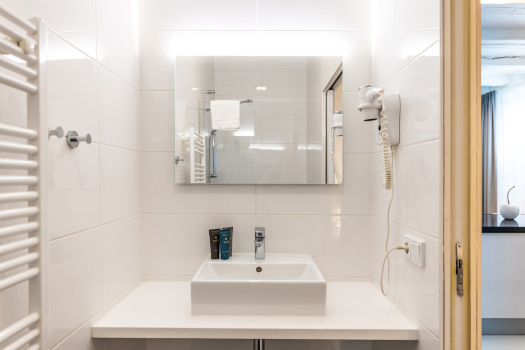 Yays Zoutkeetsgracht, Amsterdam, One-Bedroom Comfort A Apartment Type, Bathroom