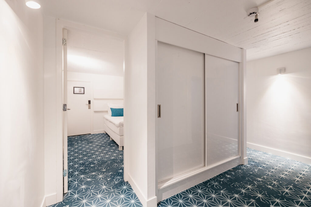 Yays Zoutkeetsgracht, Amsterdam, Two-Bedroom Family Apartment Type, Hallway