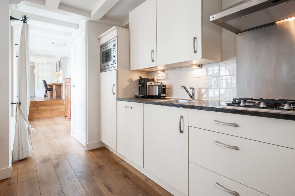 Large One Bedroom Apartment 4 Persons Short Stay Group