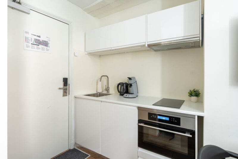 AMS-Dockside-flats-studio-essen-kitchen2