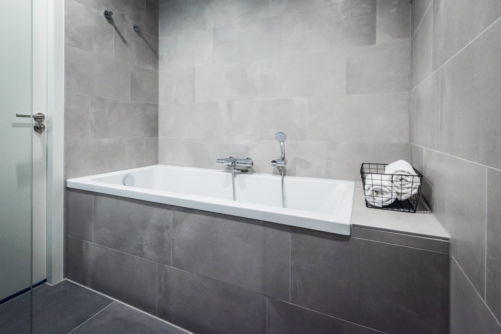 Eastern Docklands Serviced Apartment Amsterdam One-Bedroom Bathroom