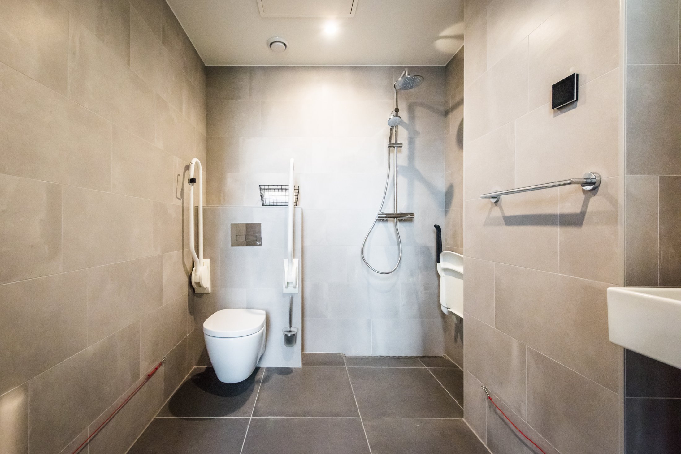 Eastern Docklands Apartment Amsterdam One-Bedroom Wheelchair Bathroom