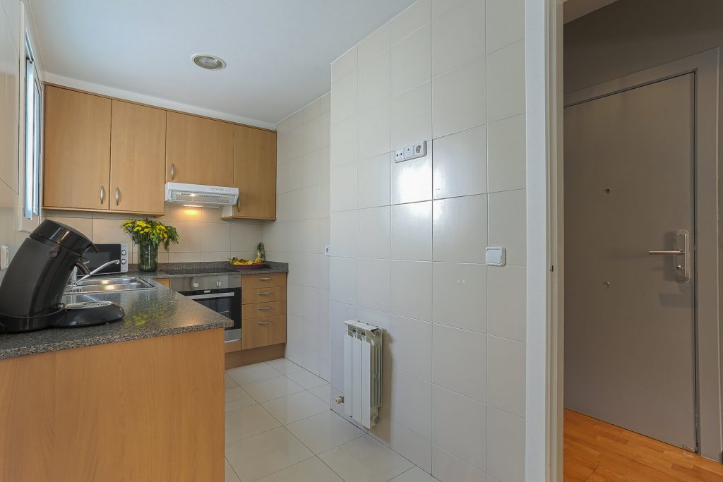 Three Bedroom Apartment 5 Persons Short Stay Group