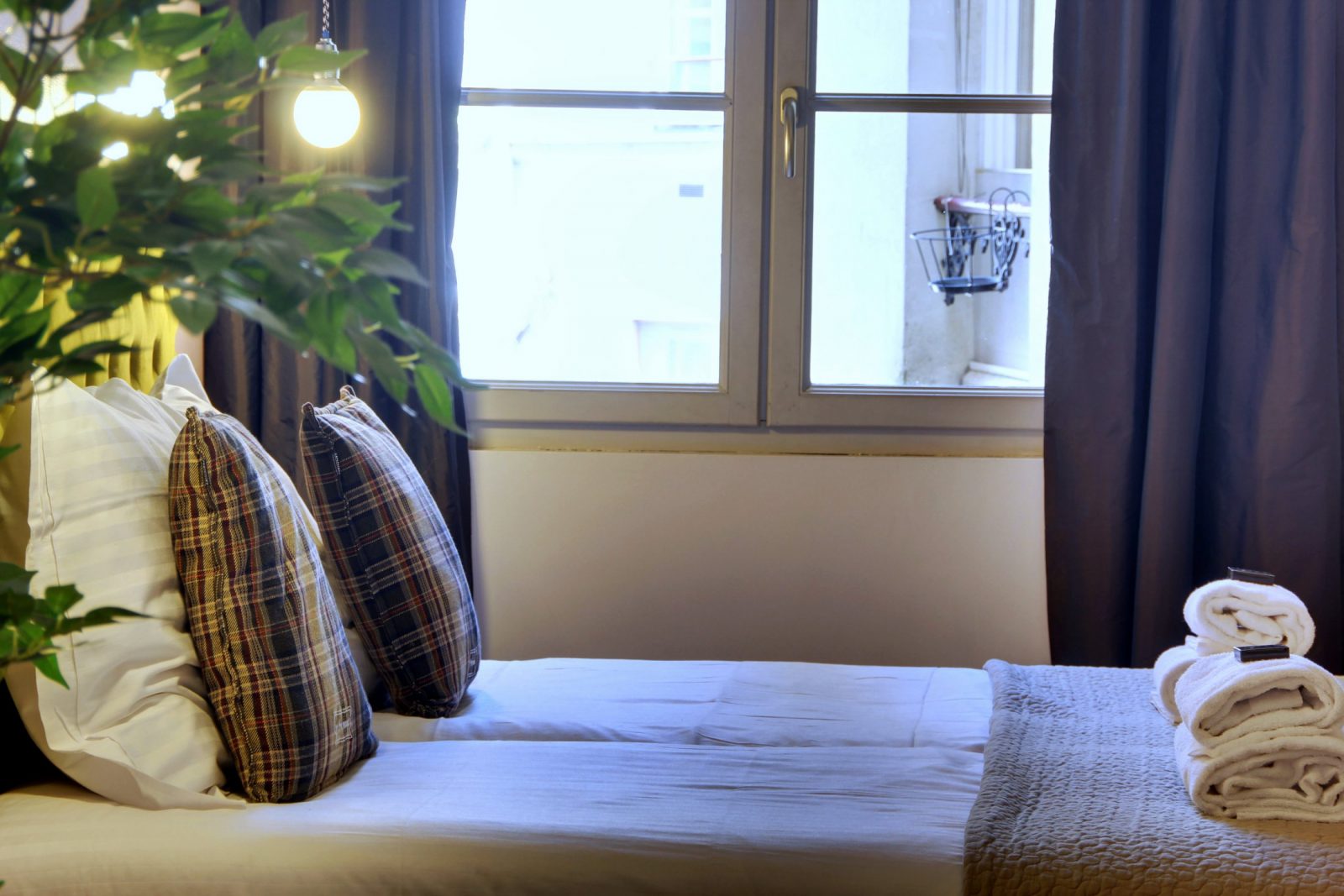 Museum View Serviced Apartment Paris Studio Twin Beds Bedroom