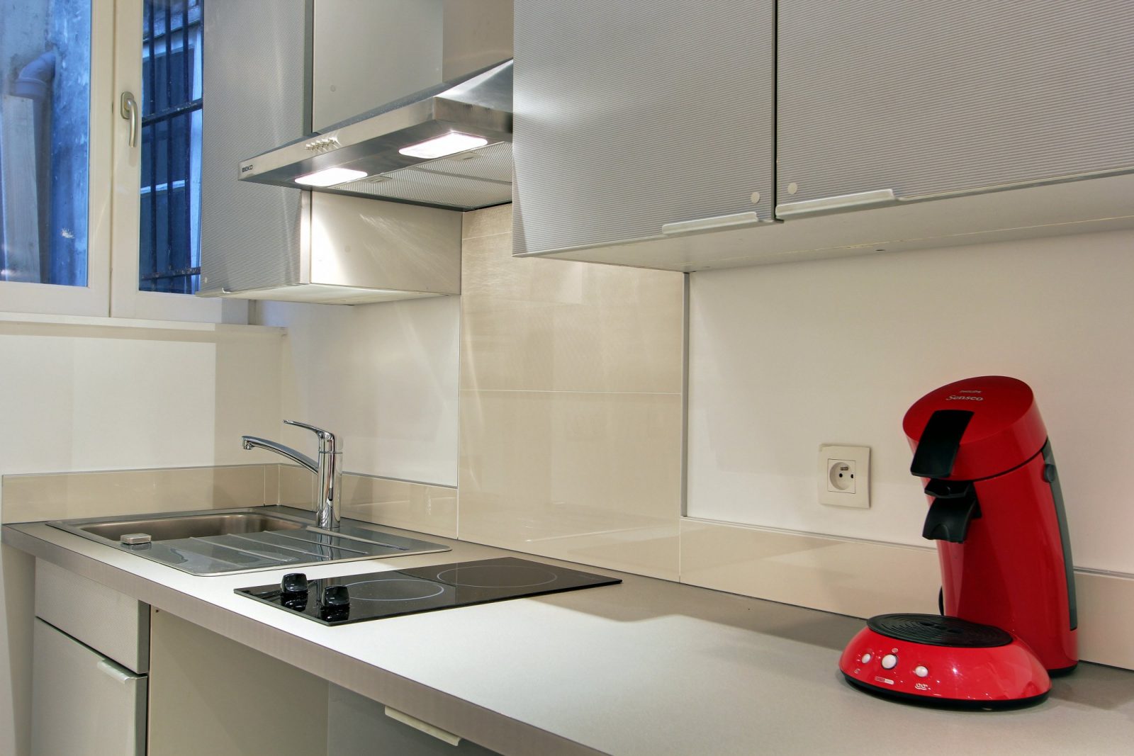 Museum View Serviced Apartment Paris 1-Bedroom Kitchen