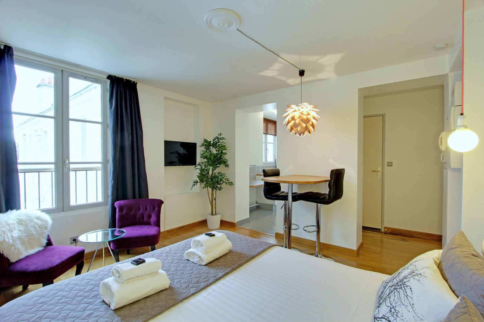 Museum View Serviced Apartment Paris Studio Deluxe Bedroom