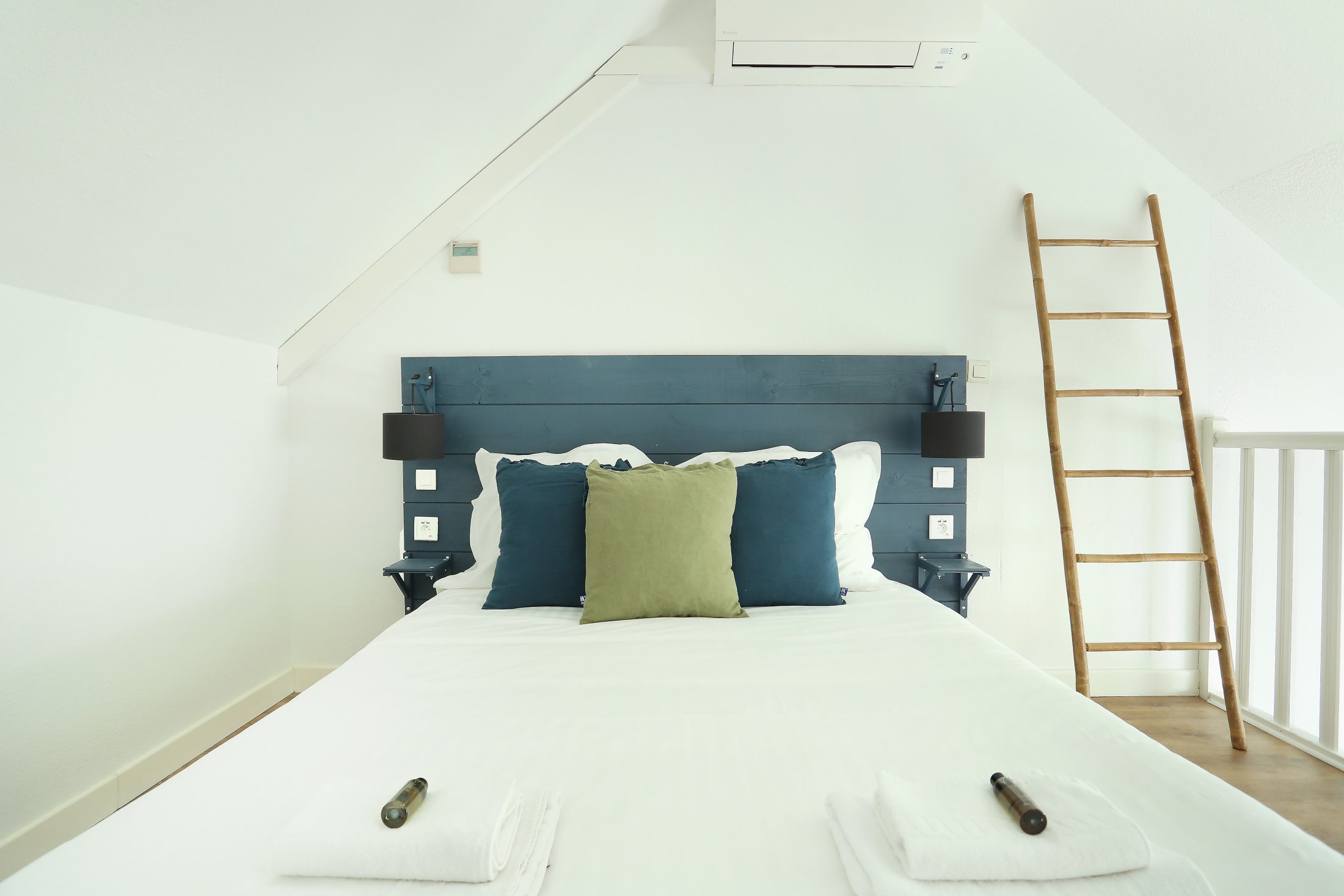 Residence Les Lilas Serviced Apartment Amsterdam Comfort Studio Mezzanine Bedroom