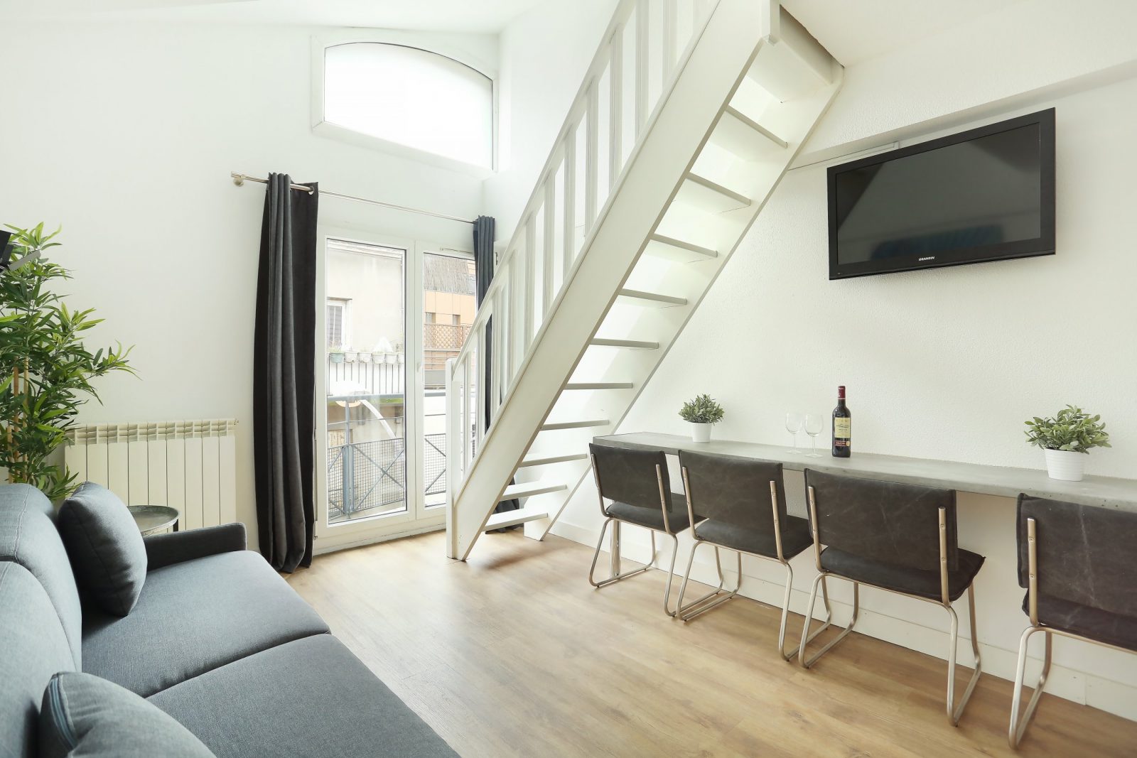 Residence Les Lilas Serviced Apartment Amsterdam Comfort Studio Mezzanine Living Room