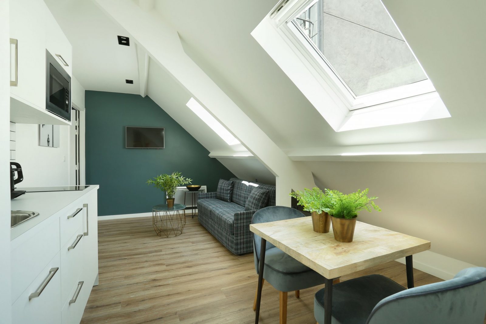 Eiffel Village Serviced Apartment Paris One-Bedroom Kitchen