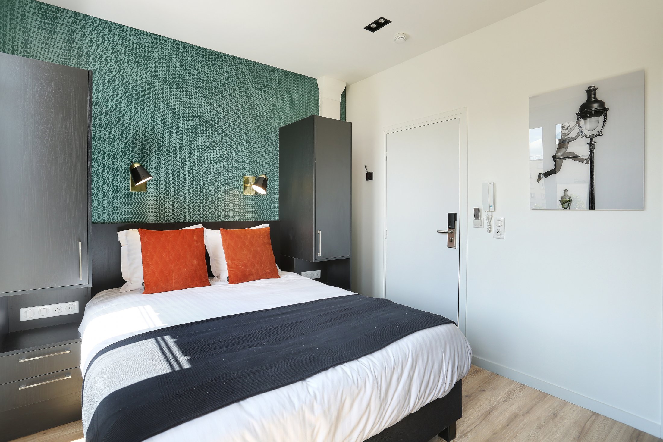 Eiffel Village Serviced Apartment Paris Studio Balcony Bedroom