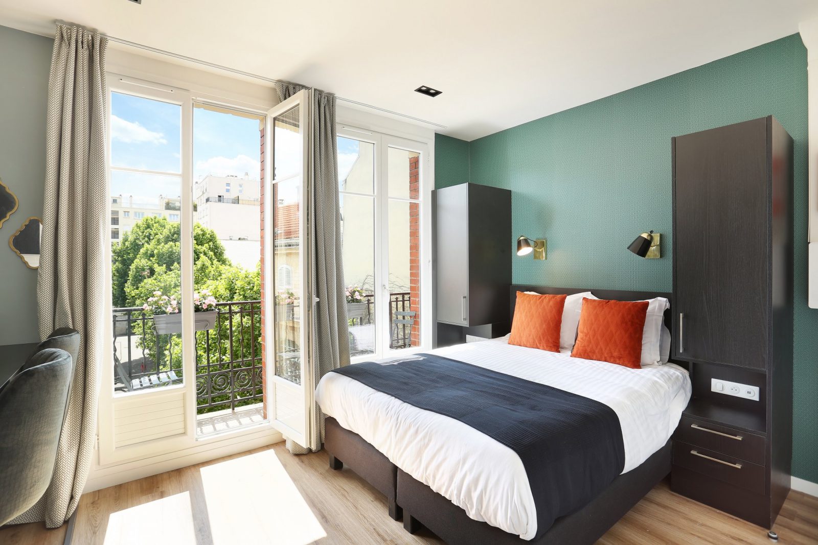 Eiffel Village Serviced Apartment Paris Studio Balcony Bedroom