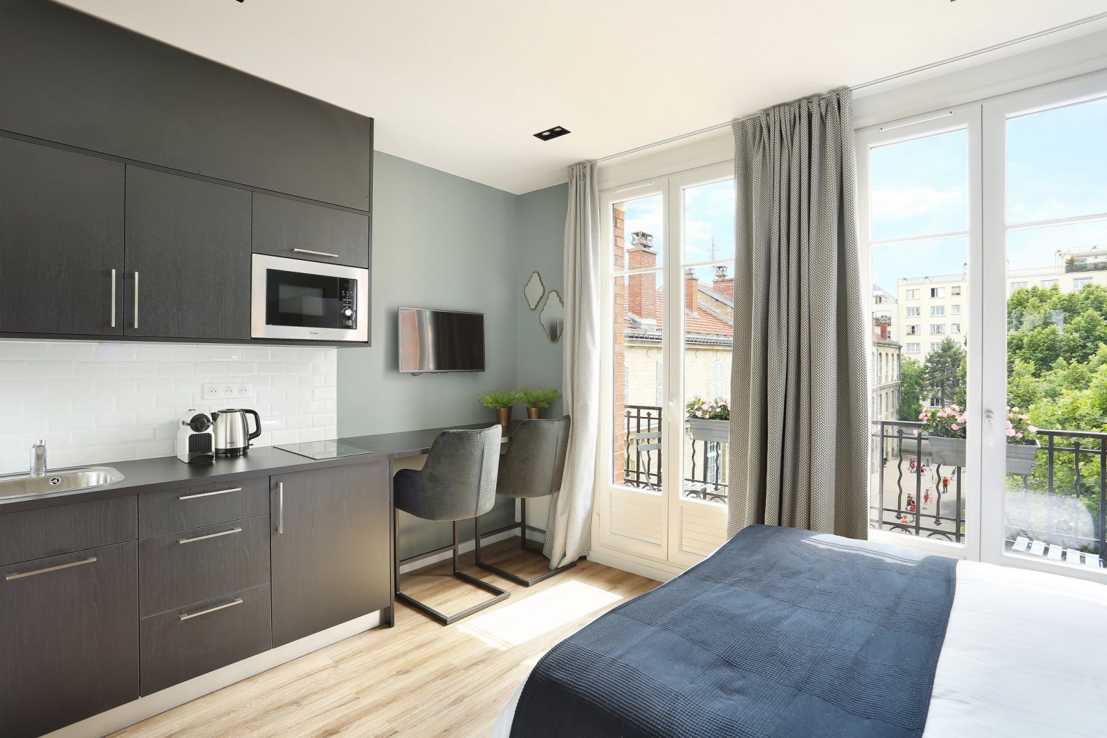 Eiffel Village Serviced Apartment Paris Studio Balcony Kitchen