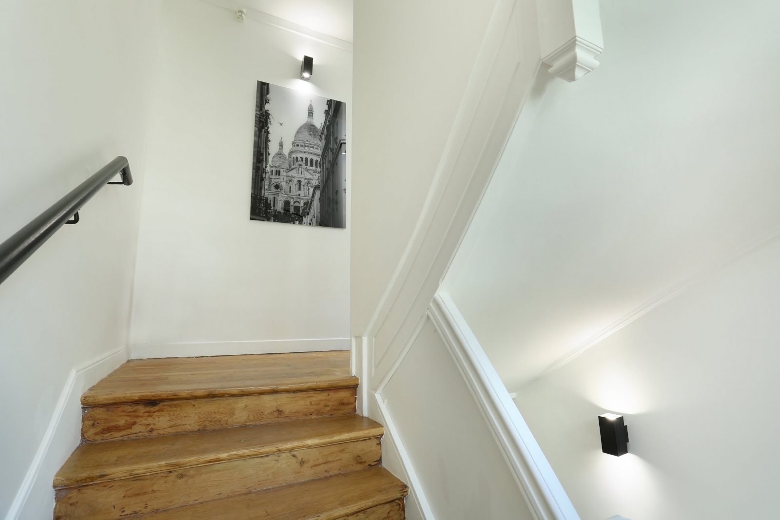 Eiffel Village Serviced Apartment Paris Studio Balcony Stairs