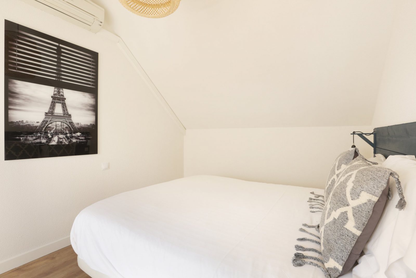 Residence Les Lilas 2-Bedroom Serviced Apartment Paris