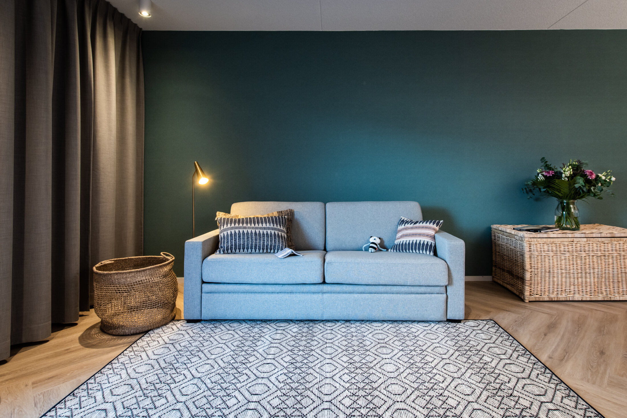 One-bedroom Comfort Breeze – Yays Entrepothaven Apartments Amsterdam (10) – living room 3