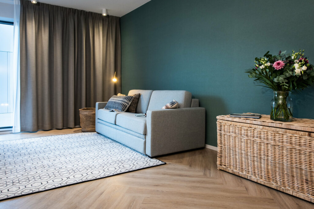 One-bedroom Comfort Breeze – Yays Entrepothaven Apartments Amsterdam (8) – living room 1