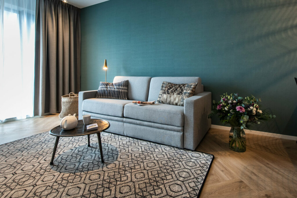 One-bedroom Essential Breeze – Yays Entrepothaven Amsterdam (31) – living room 6