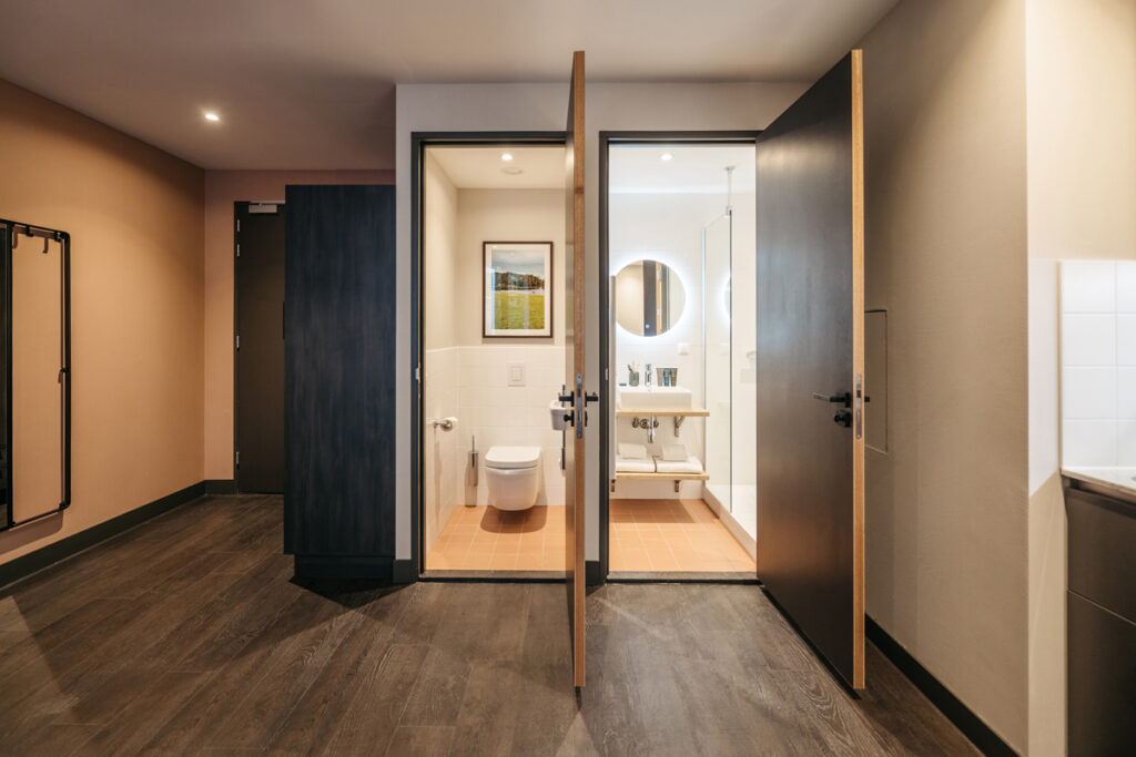 YAYS Den Haag Malieveld, One-Bedroom Comfort, Bathroom