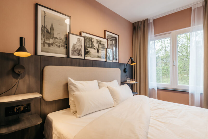 YAYS Den Haag Malieveld, One-Bedroom Comfort, Bedroom