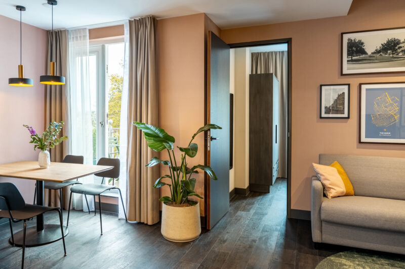 YAYS Den Haag Malieveld, One-Bedroom, Dining Room