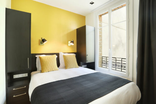 yays-paris-eiffel-one-bedroom-bed