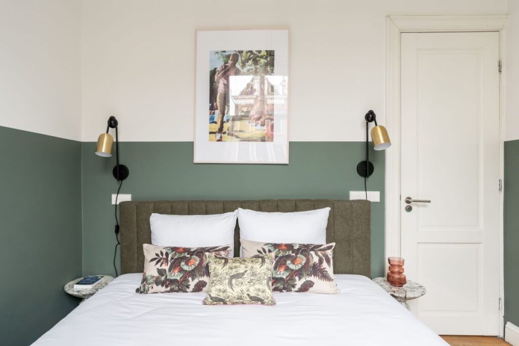 yays-amsvo-1bed-4pax-bedroom-cushion
