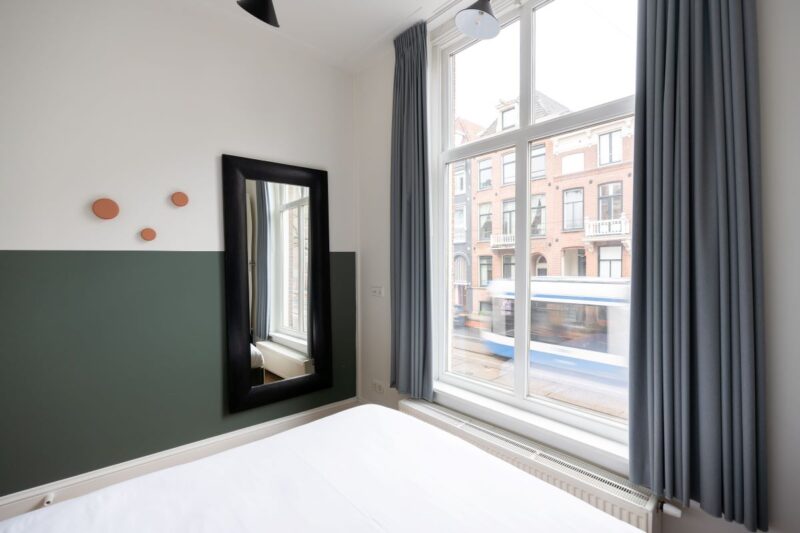 yays-amsvo-1bed-4pax-view-tram-2